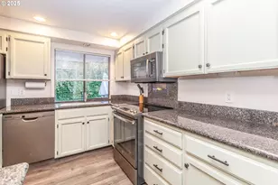 10054 SW Erie Ct, Tualatin, OR 97062 - Photo 8