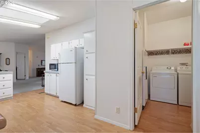 301 Deal St, Junction City, OR 97448 - Photo 28