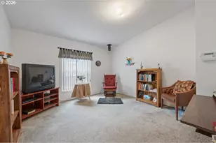 301 Deal St, Junction City, OR 97448 - Photo 16