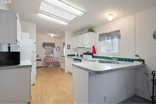 301 Deal St, Junction City, OR 97448 - Photo 10