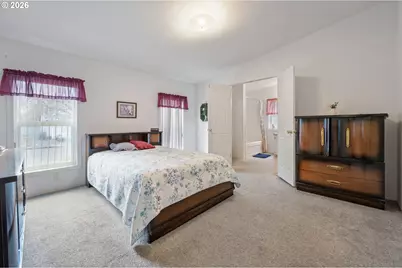 301 Deal St, Junction City, OR 97448 - Photo 18