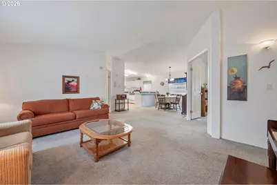 301 Deal St, Junction City, OR 97448 - Photo 4