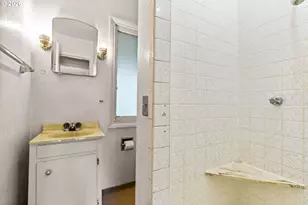 452 S 4th St, Springfield, OR 97477 - Photo 16