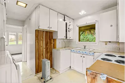 452 S 4th St, Springfield, OR 97477 - Photo 10