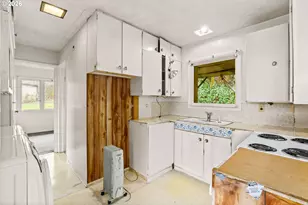 452 S 4th St, Springfield, OR 97477 - Photo 10