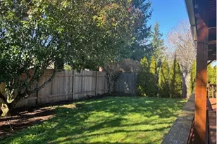 2021 NE Liberty Ave, Gresham, OR 97030 - Photo 8