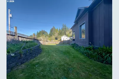 861 Fir Ave, Coos Bay, OR 97420 - Photo 30