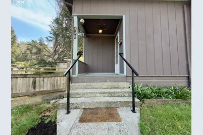 861 Fir Ave, Coos Bay, OR 97420 - Photo 10