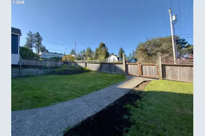 861 Fir Ave, Coos Bay, OR 97420 - Photo 38