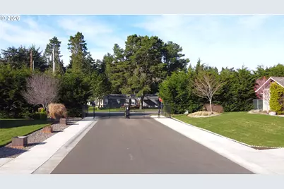 1020 Park Pl, Coos Bay, OR 97420 - Photo 4