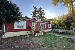 8720 SE Clatsop St, Happy Valley, OR 97086 - Photo 2