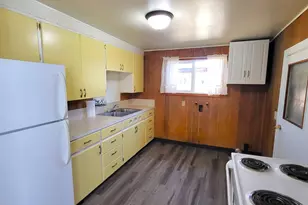 975 Johnson Ave, Cottage Grove, OR 97424 - Photo 2