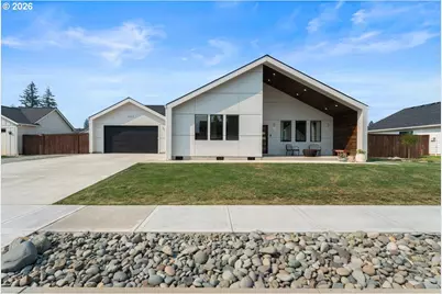 202 W Oak St, Yacolt, WA 98675 - Photo 2