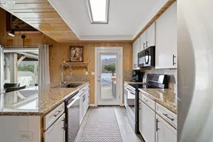 342 N Pacific St, Rockaway Beach, OR 97136 - Photo 16