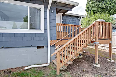8425 N Swenson St, Portland, OR 97203 - Photo 40