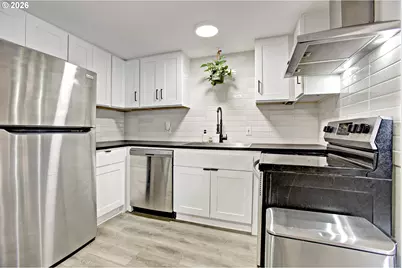 8425 N Swenson St, Portland, OR 97203 - Photo 14