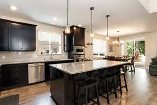 608 NE 150th Cir, Vancouver, WA 98685 - Photo 4