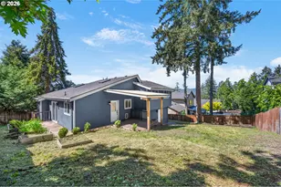815 S 72nd St, Springfield, OR 97478 - Photo 1