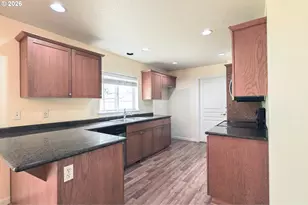 15817 NE Everett Ct, Portland, OR 97230 - Photo 10