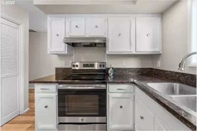 2105 NE 136th Ave, Vancouver, WA 98684 - Photo 4