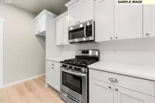 3189 S Magnolia Dr, Cornelius, OR 97124 - Photo 16