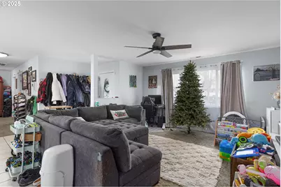 830 W Kenwood St, Roseburg, OR 97471 - Photo 6