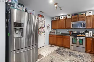 830 W Kenwood St, Roseburg, OR 97471 - Photo 12