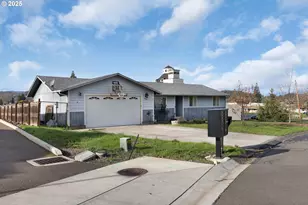 830 W Kenwood St, Roseburg, OR 97471 - Photo 26