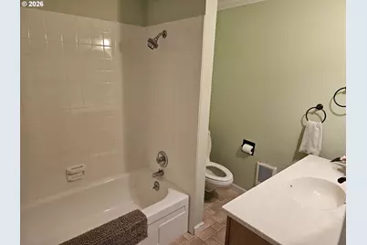 290 N 3rd Ct #1, Coos Bay, OR 97420 - Photo 18