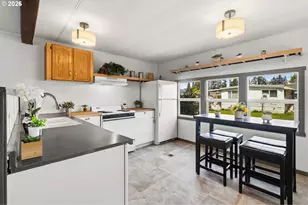 205 S 54th St, Springfield, OR 97478 - Photo 8