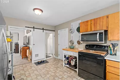 410 E D St, Rainier, OR 97048 - Photo 8