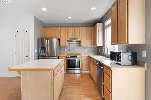 887 SW 198th Pl, Beaverton, OR 97003 - Photo 6