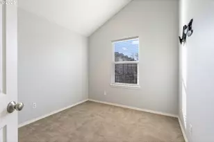 887 SW 198th Pl, Beaverton, OR 97003 - Photo 14