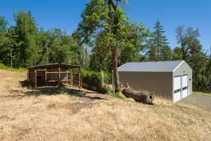 325 Kellisha Ln, Roseburg, OR 97471 - Photo 38