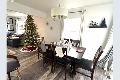 295 NE Ninth St, Irrigon, OR 97844 - Photo 2