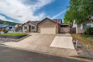 317 Greystone St, Sutherlin, OR 97479 - Photo 2