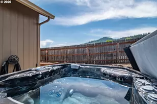 317 Greystone St, Sutherlin, OR 97479 - Photo 44