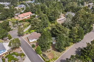 125 11th St, Florence, OR 97439 - Photo 38