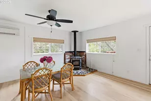125 11th St, Florence, OR 97439 - Photo 6