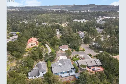 125 11th St, Florence, OR 97439 - Photo 46