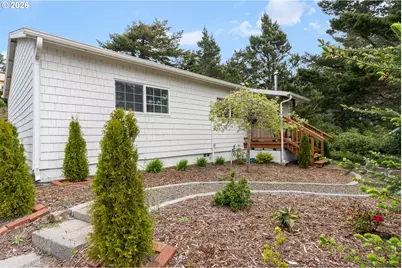 125 11th St, Florence, OR 97439 - Photo 20
