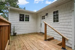 125 11th St, Florence, OR 97439 - Photo 22