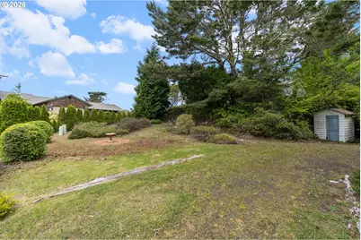 125 11th St, Florence, OR 97439 - Photo 18