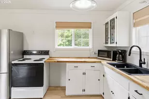 125 11th St, Florence, OR 97439 - Photo 10