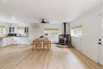 125 11th St, Florence, OR 97439 - Photo 4