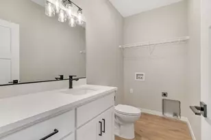 122 SW Alder Ct, Warrenton, OR 97146 - Photo 4