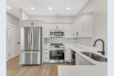 122 SW Alder Ct, Warrenton, OR 97146 - Photo 8