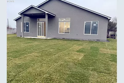 1327 SE 9th St, Hermiston, OR 97838 - Photo 6