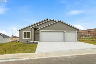 1327 SE 9th St, Hermiston, OR 97838 - Photo 2