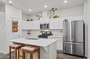 821 N 19th Ave, Cornelius, OR 97113 - Photo 10